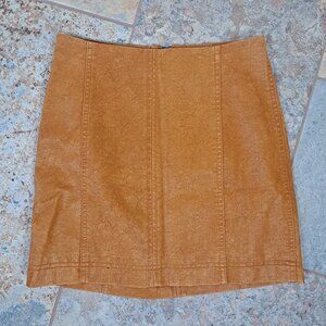 Free People Size 0 Modern Femme Vegan Faux Leather Mini Skirt Back Zip Seaming